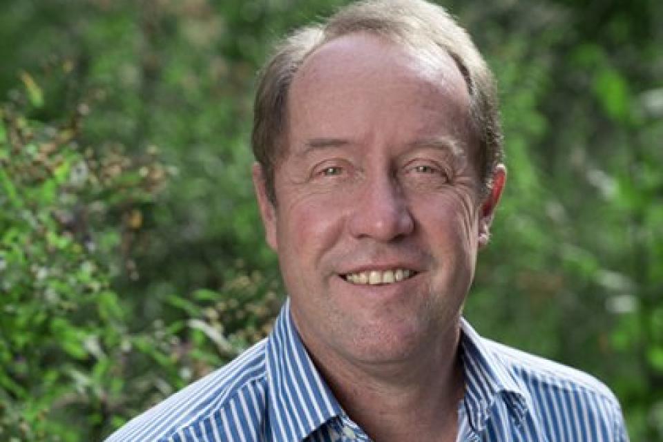 Portrait photo of Professor Hugh Possingham FRS.