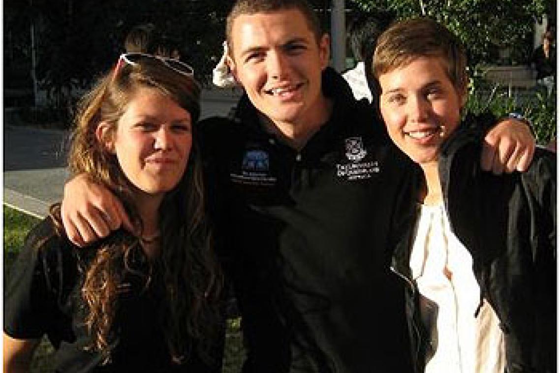 Lucy Bechtel (right) with members of The Global Sunrise at UQ