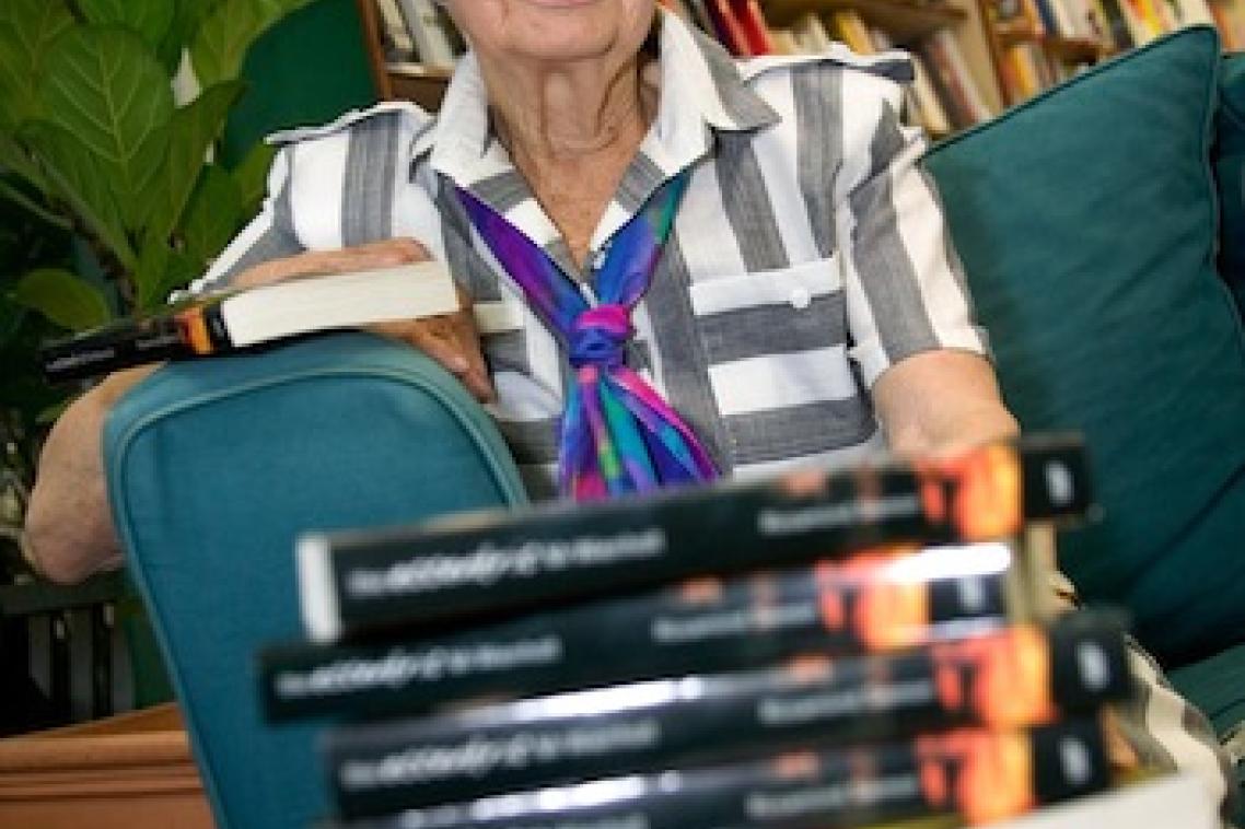 Alumna and author, Dr Rosamond Siemon, reflects on Sir Zelman Cowen's great contribution to UQ.