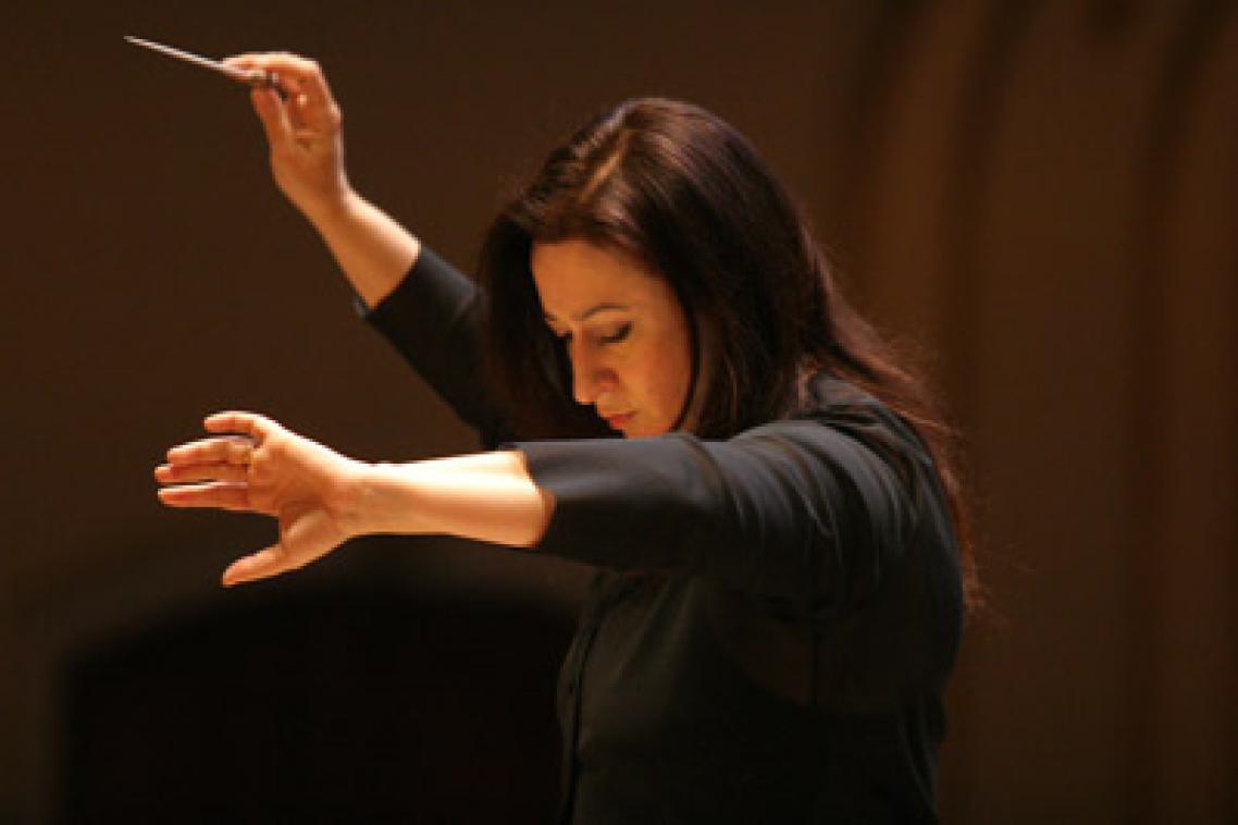Conductor Simone Young will lead the Australian Youth Orchestra's first Brisbane concert in seven years.
