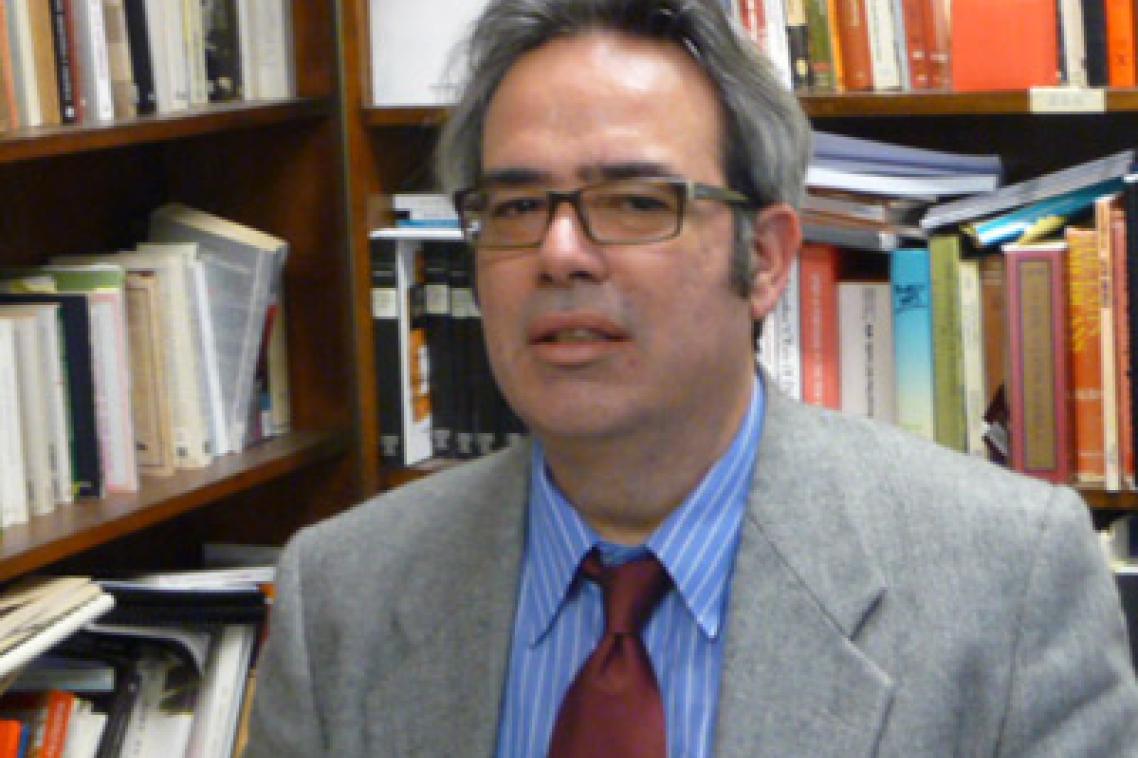 UQ Latin American expert and lecturer in Spanish Dr Roberto Esposto has had his book in Spanish launched in Buenos Aires.