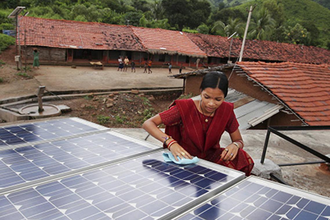 Researchers have calculated that a micro-grid infrastructure based on renewable energy would result in an estimated 79,000 jobs for the Indian State of Bihar. Photo © Abbie Trayler-Smith