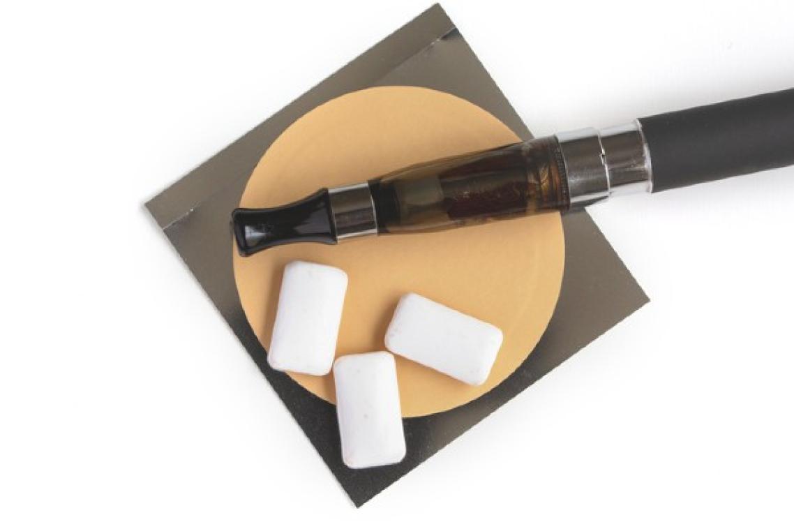 Vape, nicotine patches and gum