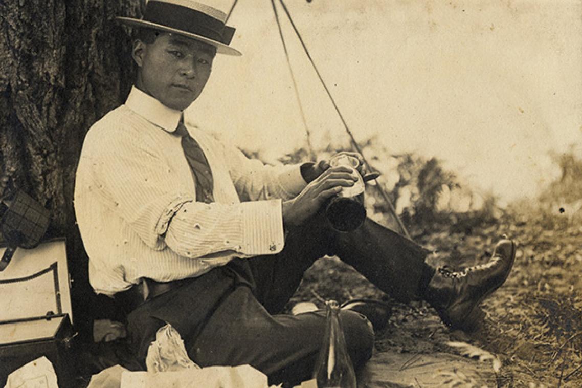 Ichiro Kagiyama, Self portrait in a Sydney Park (1915). Private collection.