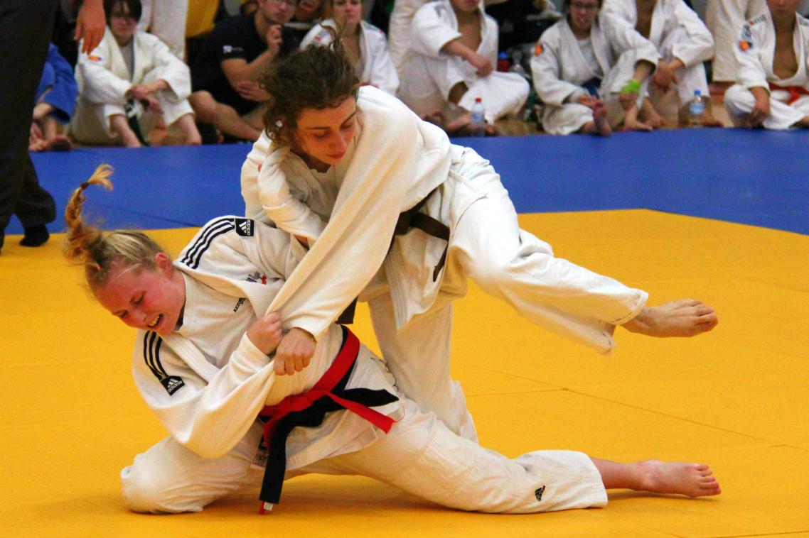 UQ’s women’s judo team finished with six medals