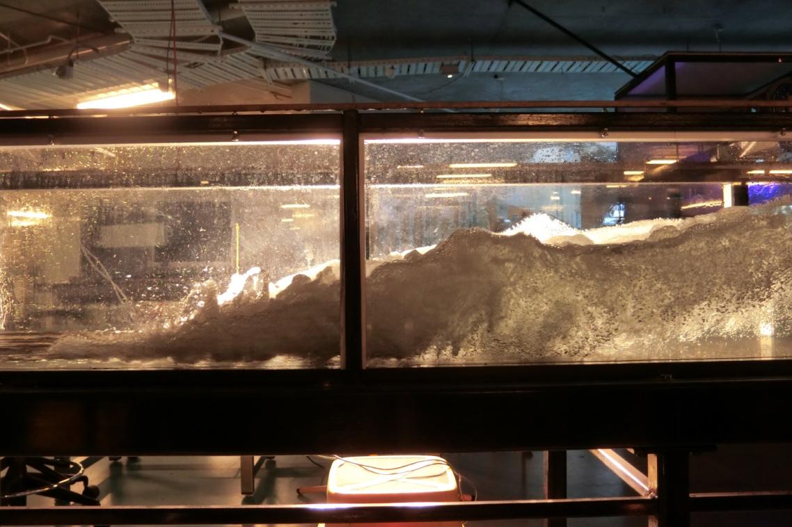 A hydraulic jump simulation in the lab