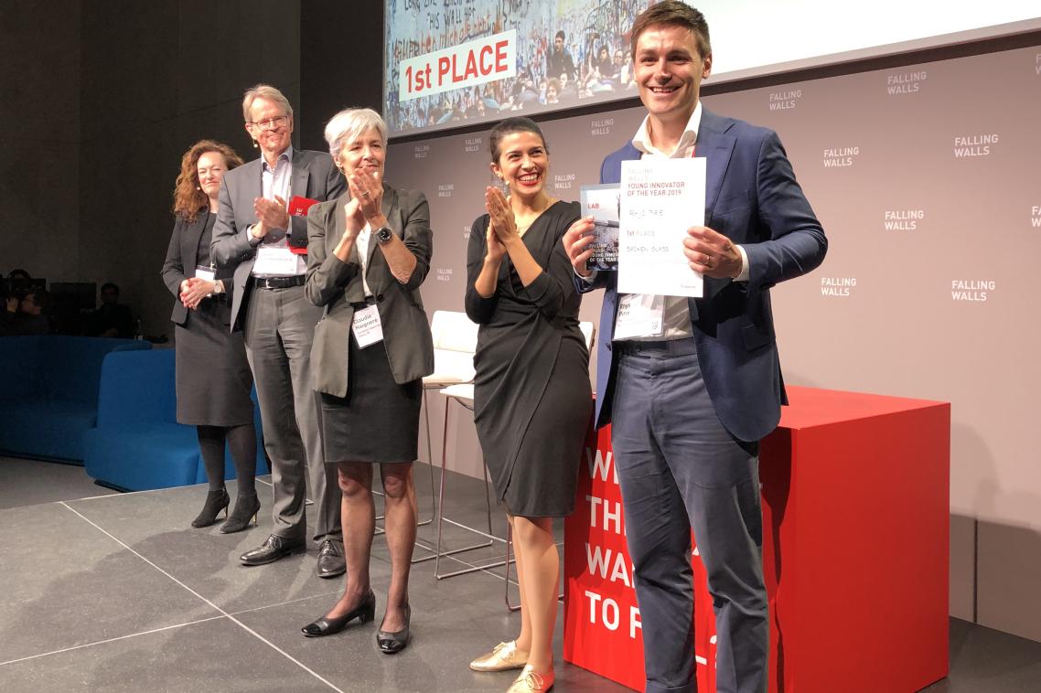 Rhys Pirie receives his award in Berlin