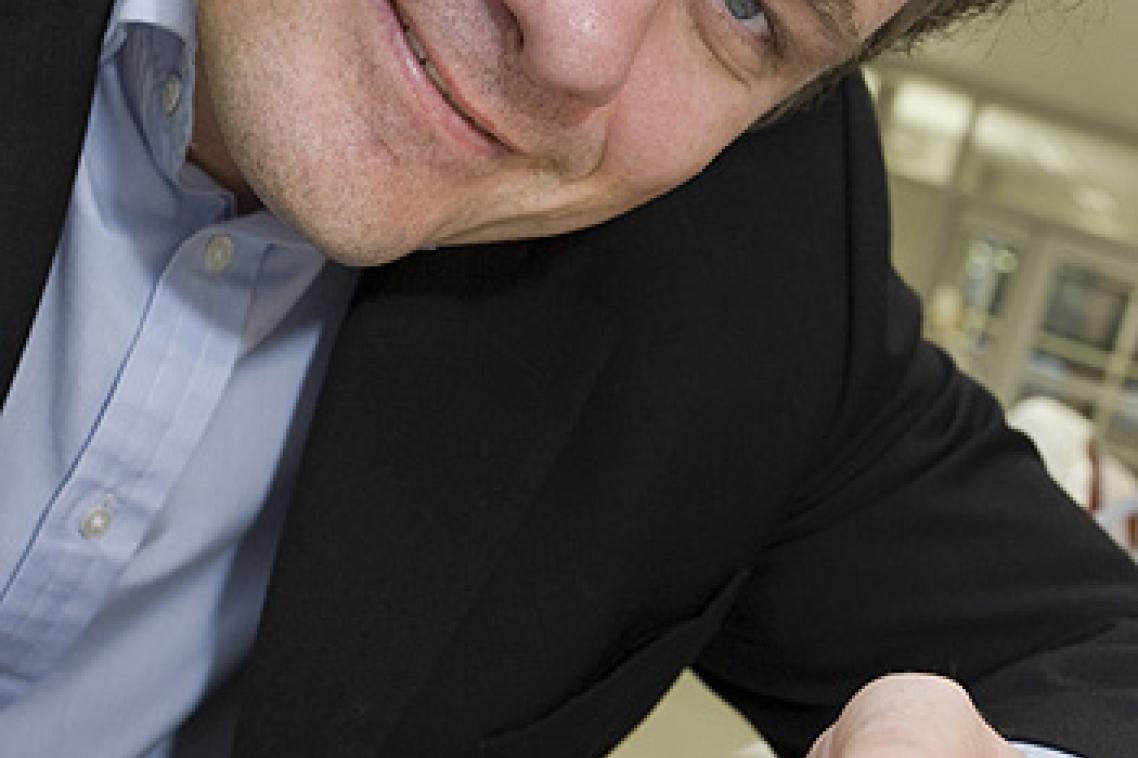 Professor Mark Kendall with a Nanopatch