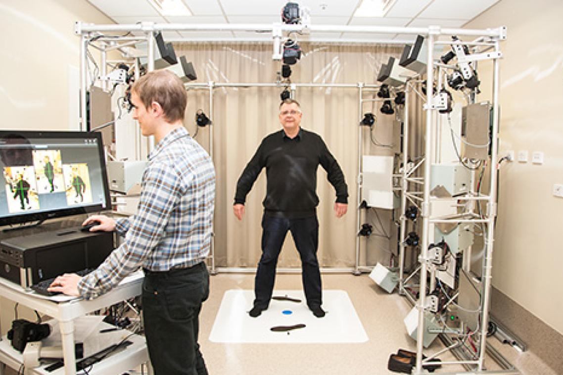 Mr Glen Wimberley and Professor H. Peter Soyer using the VECTRA Whole Body 360